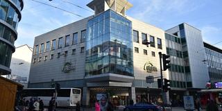 Galeria Kaufhof Niederlassung Saaarbrücken in der Bahnhofstraße (Foto: IMAGO / Becker&Bredel)