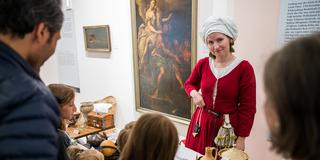 Handwerksfrau zeigt Alltagskultur  (Foto: Historisches Museum Saar / Oliver Dietze)