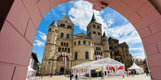 Heilig-Rock-Tage in Trier (Foto: Inge Hülpes/Bischöfliche Pressestelle/Bistum Trier)