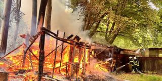 In Hassel verhinderte die Feuerwehr einen größeren Waldbrand (Foto: Florian Jung)