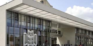 Campus-Center der Universität des Saarlandes in Saarbrücken (Foto: IMAGO / BeckerBredel)