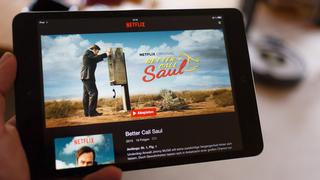 Ein iPad, auf dem das Startbild der Serie "Better Call Saul" zu sehen ist. (Foto: IMAGO / Rüdiger Wölk)