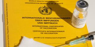 Impfausweis mit dem Eintrag über eine Impfung gegen das Covid-19 Virus. (Foto: Imago/MiS)