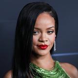 Rihanna bei einem Auftritt auf dem roten Teppich in L.A. (Foto: IMAGO / NurPhoto)