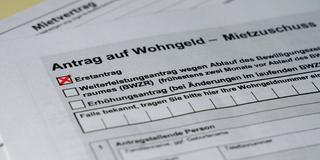 Antrag auf Wohngeld, Formular (Foto: IMAGO / Political-Moments)
