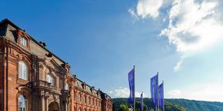 Firmensitz und Haupzentrale von Villeroy & Boch in Mettlach direkt an der Saar (Foto: IMAGO / Westend61)