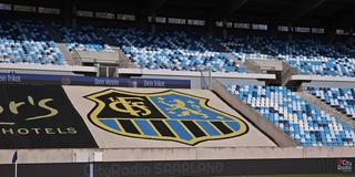 Ludwigsparkstadion mit dem Wappen des 1. FC Saarbrücken (Foto: IMAGO / Fussball-News Saarland / Fabian Kleer)