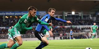 Manuel Kober (links, FC 08 Homburg) und Sven König (rechts, SV Eintracht Trier 05) im Ballduell. (Foto: IMAGO / Jan Huebner)