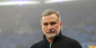 Fußballtrainer Stefan Kuntz in schwarzem Pulli. (Foto: IMAGO / Jan Huebner)