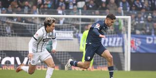 Nicholas Mickelson (SV Elversberg) und Kjell-Arik Wätjen (VfL Bochum) (Foto: IMAGO / Fussball-News Saarland)