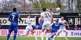 Spielszene zwischen der SV Elversberg und Schalke 04 (Foto: IMAGO / RHR-Foto)