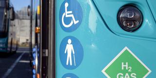 Ein Nahverkehrs-Bus mit Wasserstoff-Antrieb (Foto: IMAGO / Joerg Boethling)