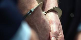 Handschellen eines Angeklagten vor Gericht (Foto: IMAGO / Imagn Images)