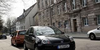 Parken entgegen der Fahrtrichtung (Foto: IMAGO / Funke Foto Services)