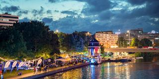 Saarspektakel in der Dämmerung (Foto: IMAGO / BeckerBredel)