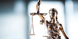 Statue der Justitia als Symbol für Rechtsprechung (Foto: IMAGO / Depositphotos)