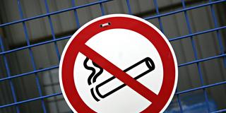 Rauchverbot-Schild (Foto: IMAGO / IP3press)