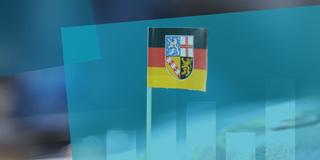 Balkendiagramm vor einem Saarland-Fähnchen: Der Saarlandtrend zeigt die politische Stimmung im Land auf (Foto: imago/BeckerBredel, SR/Knöbber)