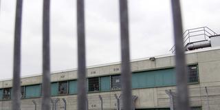 Gebäude des Abschiebegefängnisses im pfälzischen Ingelheim am Rhein (Foto: IMAGO / epd)