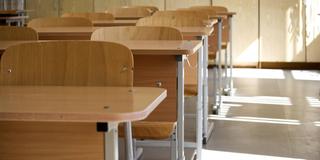 Ein leeres Klassenzimmer. (Foto: IMAGO / Zoonar)
