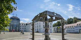 Der Brunnen am Schlossplatz in Saarbrücken (Foto: IMAGO / Joko)