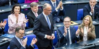 Friedrich Merz nimmt die Wahl der Abgeordneten zum Bundeskanzler an (Foto: IMAGO / Revierfoto)
