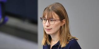 Die Grünen-Politikerin Jeanne Dillschneider bei einer Sitzung des Deutschen Bundestags. (Foto: IMAGO / dts Nachrichtenagentur)