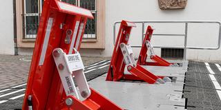 Rote Zufahrtssperre (Foto: IMAGO / Winfried Rothermel)