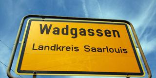 Ortsschild der Gemeinde Wadgassen (Foto: IMAGO / BeckerBredel)