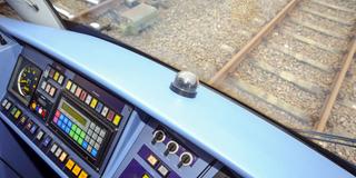 Fahrerkabine eines Saarbahn-Zuges (Foto: IMAGO / BeckerBredel)