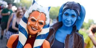 Verkleidete Besucherinnen des Fantasie- und Rollenspieler Kongres, FaRK in Landsweiler-Reden (Foto: IMAGO / BeckerBredel)