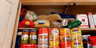 Vorrats-Schrank in einem Haushalt (Foto: IMAGO / MiS)
