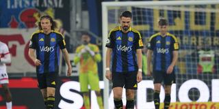Kasim Rabihic (1. FC Saarbruecken) und Tim Civeja (1. FC Saarbruecken) enttäuscht  (Foto: IMAGO / Fussball-News Saarland)
