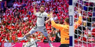 Lukas Mertens (Germany 36) wirft den Ball auf das Tor Matej Mandic  (Foto: IMAGO / Maximilian Koch)