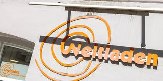 Das Logo eines Weltladens (Foto: IMAGO / Achille Abboud)