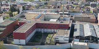 Drohnenaufnahme der Justizvollzugsanstalt Lerchesflur in Saarbrücken (Foto: SR)
