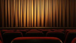 Vorhang in einem Kinosaal (Foto: pixabay)