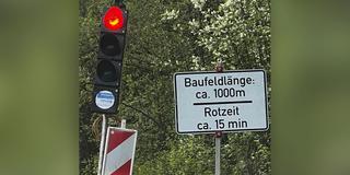Lange Ampelschaltung wegen Radverkehr an einer Baustelle in Mettlach (Foto: Wolfgang Klein)