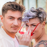 Ein Mann und eine Frau stehen dicht nebeneinander. (Foto: SR)