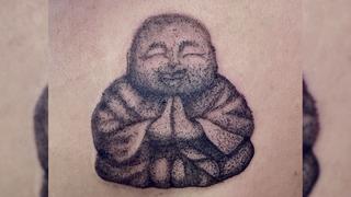 Moritz' Buddha-Tattoo (Foto: UNSERDING)