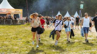 Ein Platz au den Zuschauer gestürmt kommen (Foto: MXM Photo)
