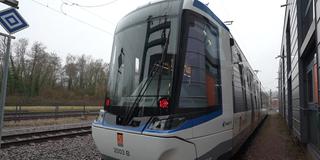 Ein neuer Zug der Saarbahn (Foto: SR Fernsehen)