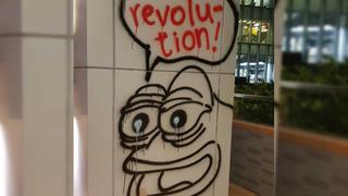 Ein Graffiti der Symbolfigur "Pepe the Frog" in Hongkong (Foto: Severin Rech)