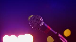 Mikrofon auf der Bühne (Foto: pixabay/cc0)