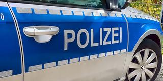 Ein parkendes Polizeiauto (Foto: pixabay/TechLine)