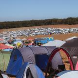 Viele Zelte auf einem Feld. (Foto: MXM Photo)