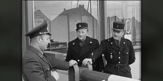 Beitrag "Saarstaat - Grenze". Historische Aufnahme mit Zöllnern (Foto: SR)