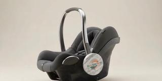 Eine Entwicklung aus dem Saarland: Schaukelhilfe für eine Babytrage (Foto: privat)