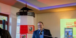 Sebastian Schmitt bei seiner Bewerbungsrede an einem Pult (Foto: Foto: Strauch/SPD)