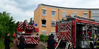 Feuerwehreinsatz bei einem Brand in einem Seniorenheim in Püttlingen (Foto: BeckerBredel)